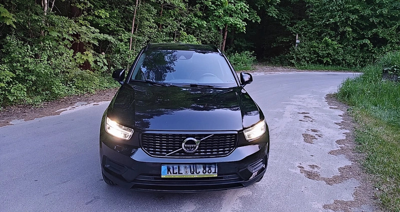 Volvo XC 40 cena 99900 przebieg: 182000, rok produkcji 2019 z Łazy małe 529